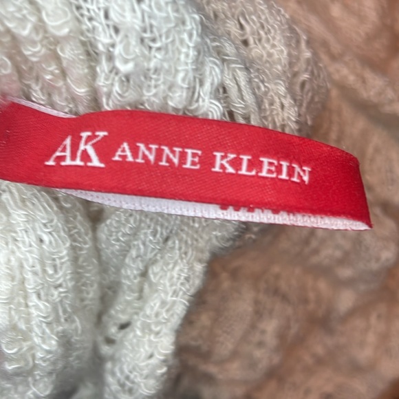 Anne Klein Scarf - Picture 4 of 5